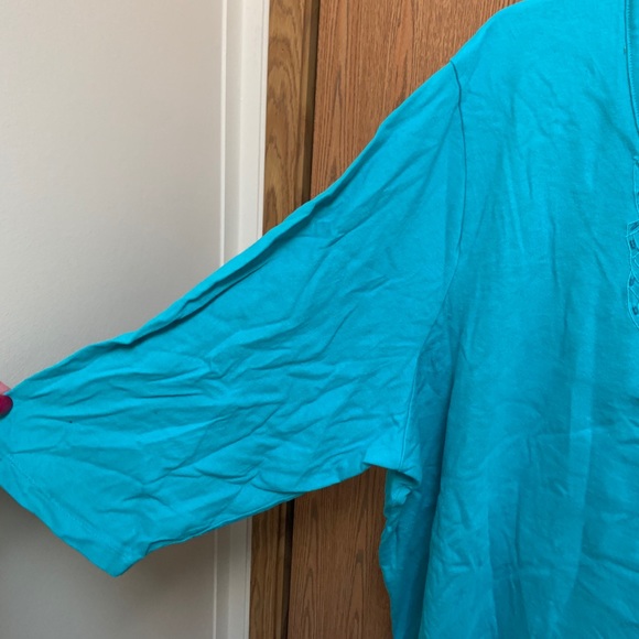 Shirt - Picture 2 of 4